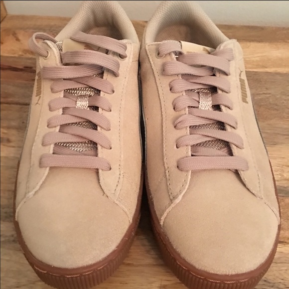 NWOB Puma Vikky Platform Sneakers - Picture 2 of 5